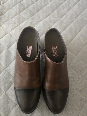 Munro Brown Leather Slip-On Loafers with Black Cap Toe